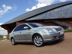 Spacious saloon self drive car hire - more style & comfort - Toyota Avensis or similar